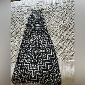 Sleeveless black and white Aztec print maxi dress size M